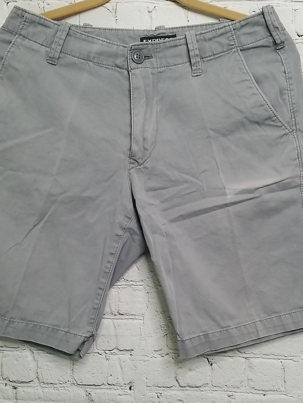 Express mens shorts size Small 100% cotton front & back pockets EUC